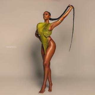 Nafessa Williams feet photo thumbnail