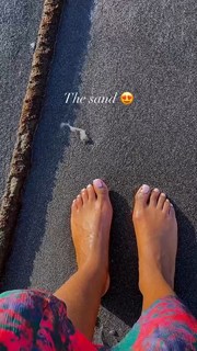 Nafessa Williams feet photo thumbnail