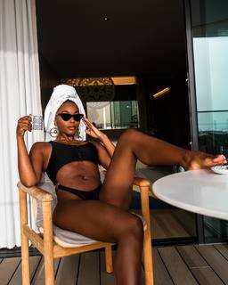 Nafessa Williams feet photo thumbnail