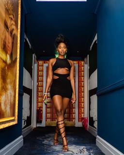 Nafessa Williams feet photo thumbnail