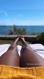 Nafessa Williams feet photo thumbnail