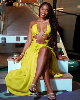 Nafessa Williams feet photo thumbnail