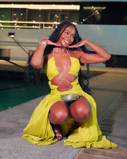 Nafessa Williams feet photo thumbnail