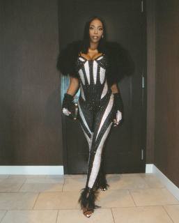 Nafessa Williams feet photo thumbnail