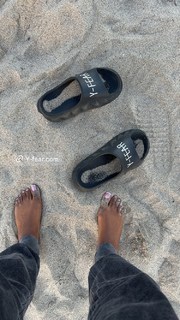 Nafessa Williams feet photo thumbnail