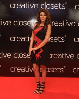 Nagla Badr feet photo thumbnail