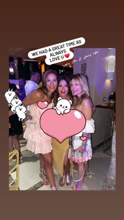 Nagla Badr feet photo thumbnail