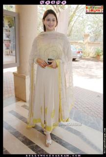 Nagma feet photo 8