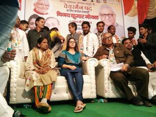 Nagma feet photo 1