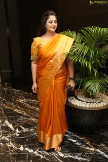 Nagma feet photo 17