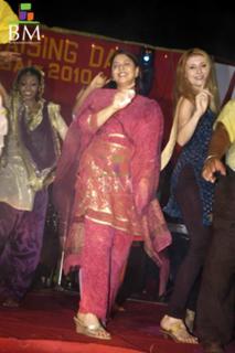 Nagma feet photo 5