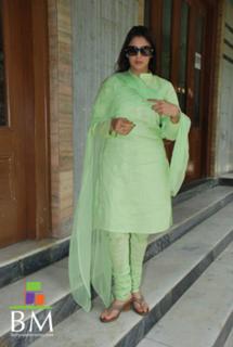 Nagma feet photo 3