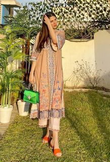 Naimal Khawar feet photo 7