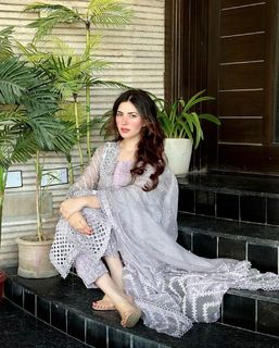 Naimal Khawar feet photo 1