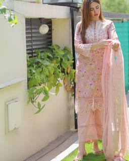 Naimal Khawar feet photo 11