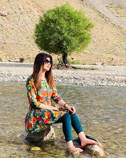 Najeeba Faiz feet photo 5