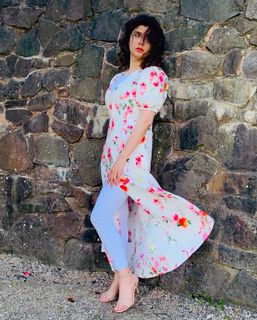 Najeeba Faiz feet photo 11