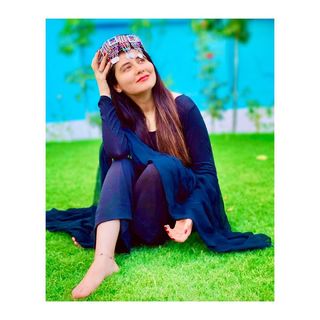 Najeeba Faiz feet photo 10