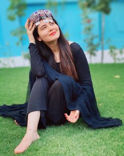 Najeeba Faiz feet photo 6