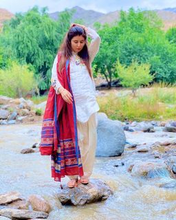 Najeeba Faiz feet photo 11