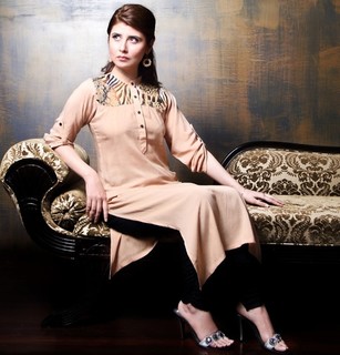 Najeeba Faiz feet photo 6