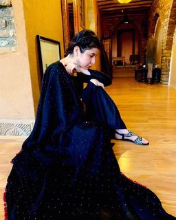 Najeeba Faiz feet photo 10