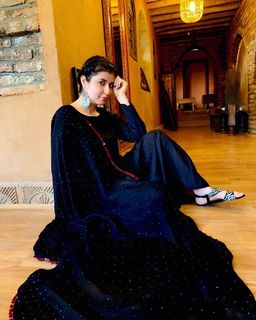Najeeba Faiz feet photo 9