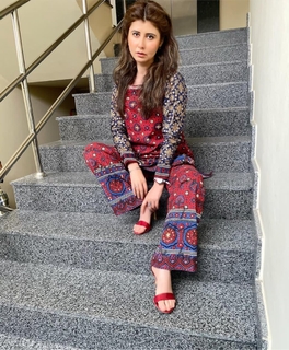 Najeeba Faiz feet photo 4