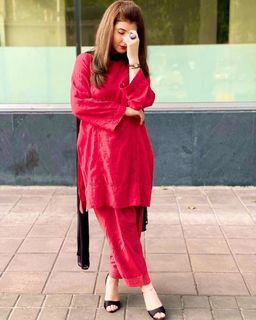 Najeeba Faiz feet photo 9