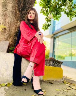Najeeba Faiz feet photo 8