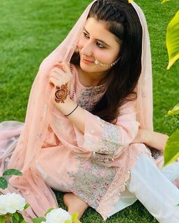 Najeeba Faiz feet photo 8