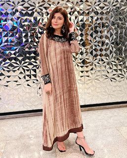 Najeeba Faiz feet photo 13
