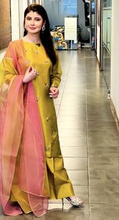 Najeeba Faiz feet photo 17