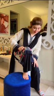 Najeeba Faiz feet photo 9