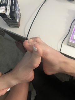 Nalopia feet photo 10