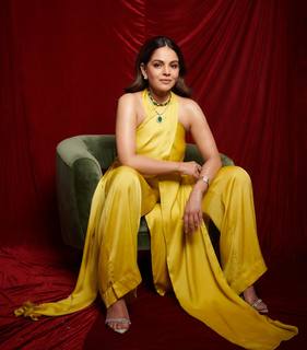 Namita Thapar feet photo 17