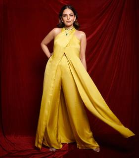Namita Thapar feet photo 16