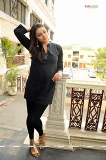 Namitha feet photo thumbnail
