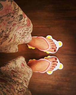 Namitha feet photo thumbnail