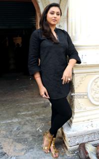 Namitha feet photo thumbnail