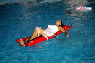 Namitha feet photo thumbnail