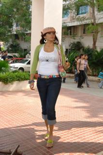 Namitha feet photo thumbnail