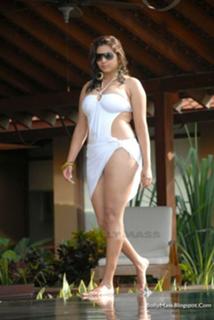 Namitha feet photo thumbnail