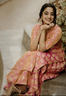 Namitha Pramod feet photo thumbnail