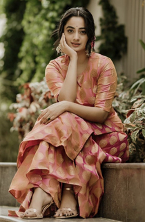 Namitha Pramod feet photo thumbnail