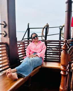 Namitha Pramod feet photo thumbnail