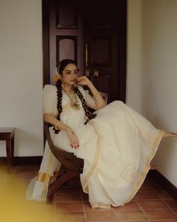 Namitha Pramod feet photo thumbnail