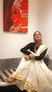 Namitha Pramod feet photo thumbnail