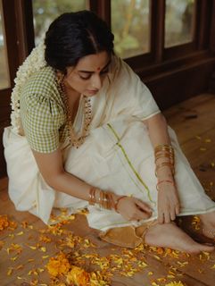 Namitha Pramod feet photo thumbnail