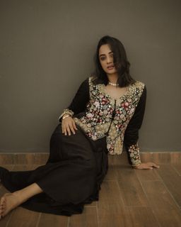 Namitha Pramod feet photo thumbnail